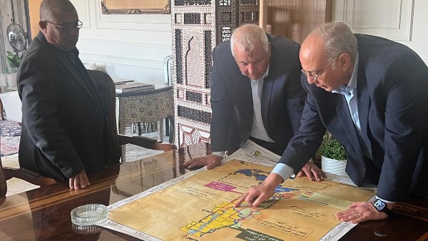 رئيس بحوث الصحراء ومحافظ الوادي الجديد