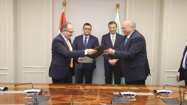 وزيرا الزراعة والإسكان