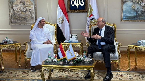 وزير الطيران ومجموعة أبوظبي للطيران