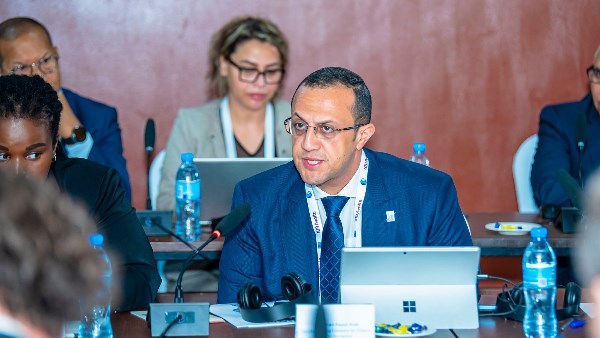 رئيس القابضة للمطارات