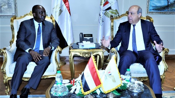 وزير الطيران المدني