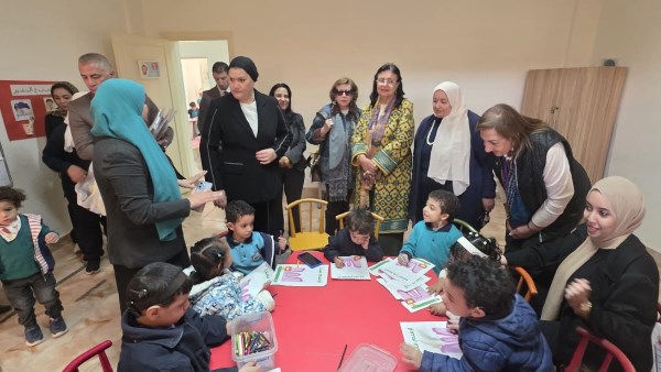 رئيسة المجلس القومي للطفولة والأمومة تزور جمعية لتأهيل الأطفال الصم وضعاف السمع 