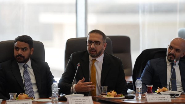 اجتماع وزير المالية 