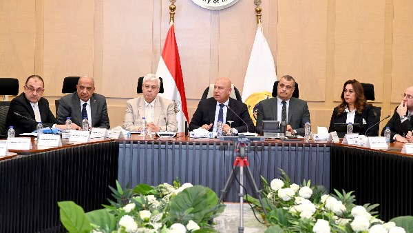 نائب رئيس مجلس الوزراء للتنمية الصناعية وزير الصناعة والنقل يترأس الاجتماع السادس والثلاثين للمجموعة الوزارية للتنمية الصناعية