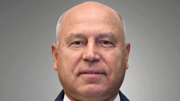 الفريق مهندس كامل الوزير وزير الصناعة والنقل 