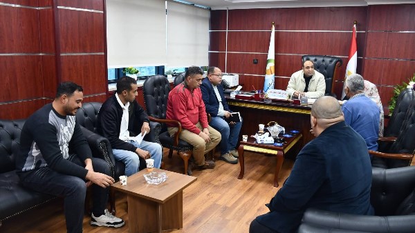 خلال الاجتماع