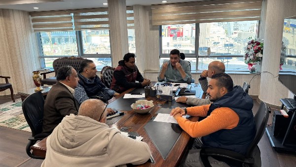 خلال الاجتماع