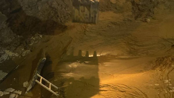 كسر الخط الرئيسي