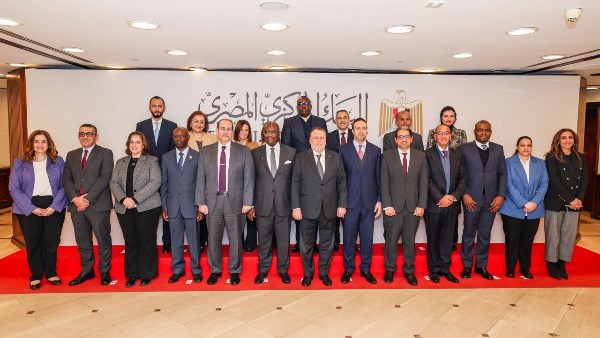 خلال التوقيع