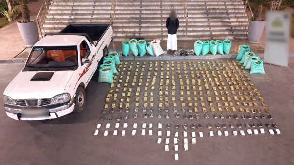 بحوزته 1.25 طن حشيش وهيدرو بـ 85 مليون جنيه.. سقوط أخطر تجار المخدرات في الإسماعيلية| صور بحوزته 1.25 طن حشيش وهيدرو بـ 85 مليون جنيه.. سقوط أخطر تجار المخدرات في الإسماعيلية| صور