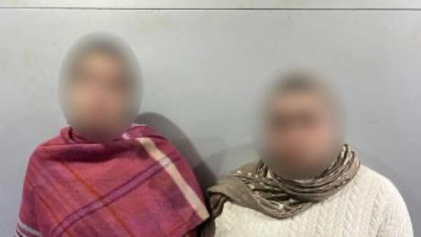 القبض على سيدتين من أنصار مرشح بالإسكندرية القبض على سيدتين من أنصار مرشح بالإسكندرية