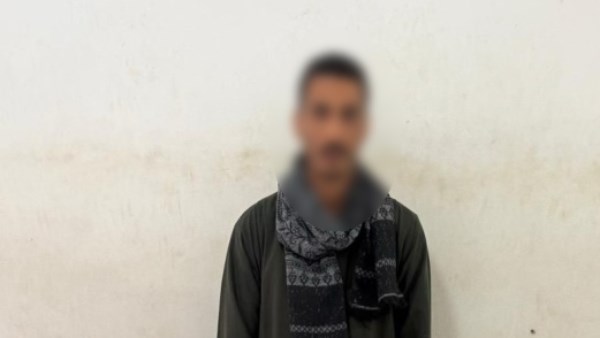 القبض على شخص يوجه الناخبين للتصويت لأحد المرشحات بسوهاج القبض على شخص يوجه الناخبين للتصويت لأحد المرشحات بسوهاج