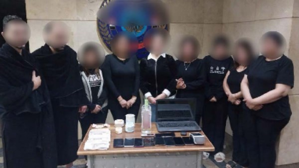 القبض على شبكة لممارسة الأعمال المنافية للآداب بالشروق القبض على شبكة لممارسة الأعمال المنافية للآداب بالشروق