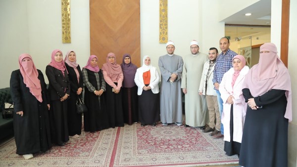 انطلاق قافلة واعظات الأزهر إلى الواحات البحرية