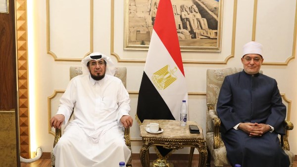 نظير عياد يستقبل كبار المفتين المشاركين في الندوة العالمية الثانية لـ الإفتاء نظير عياد يستقبل كبار المفتين المشاركين في الندوة العالمية الثانية لـ الإفتاء