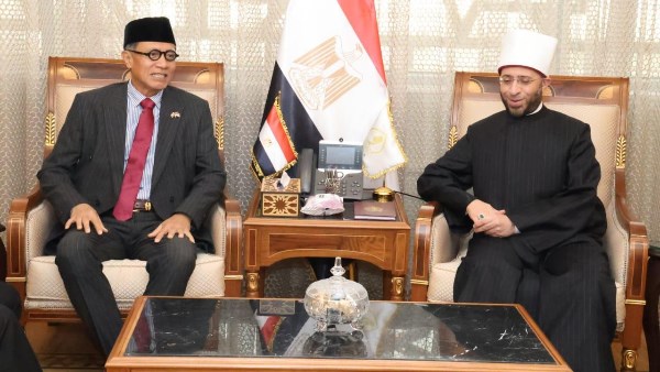 وزير الأوقاف يلتقي سفير إندونيسيا بالقاهرة