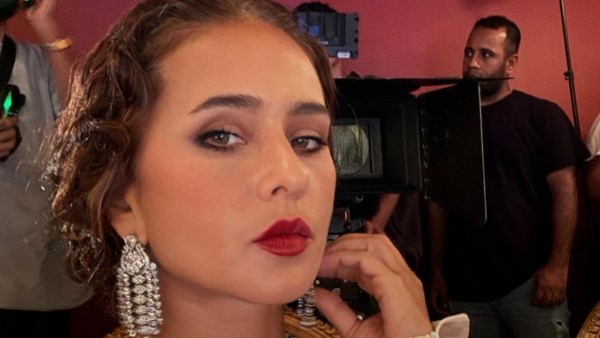 إطلالة كلاسيكية ومجوهرات.. نيللي كريم تكشف كواليس دورها في فيلم «الست»