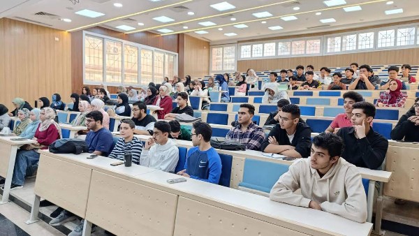 جانب من الندوة