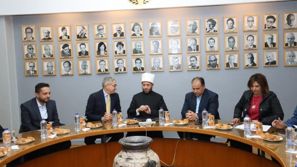 جانب من لقاء وزير الأوقاف بقيادات مؤسسة الأهرام 