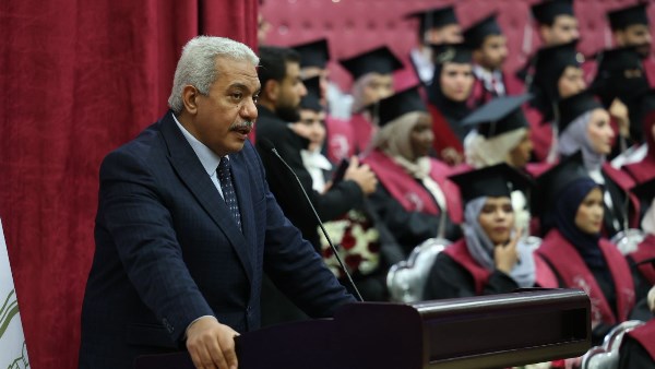 نائب رئيس الجامعة للدراسات العليا