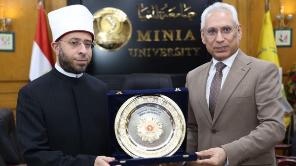 رئيس جامعة المنيا يستقبل وزير الأوقاف
