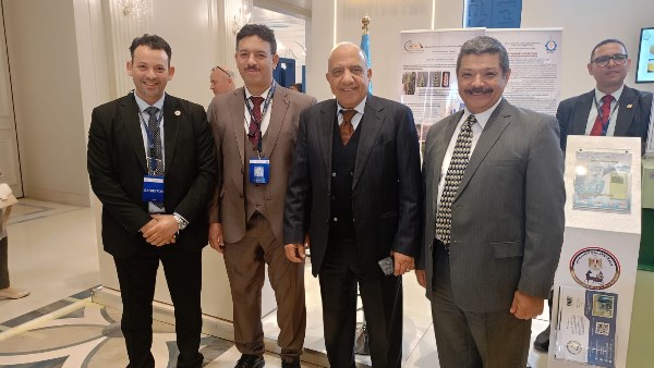 وزير الكهرباء خلال الزيارة