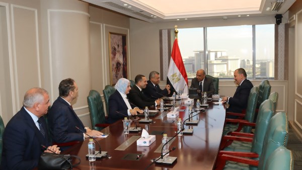 وزير الكهرباء يستقبل أعضاء لجنة الطاقة والبيئة والقوى العاملة بمجلس الشيوخ وزير الكهرباء يستقبل أعضاء لجنة الطاقة والبيئة والقوى العاملة بمجلس الشيوخ