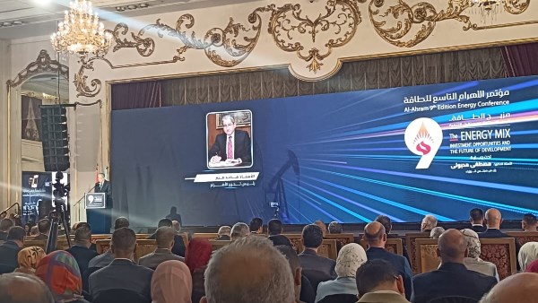 وزير الرياضة: تمكين الشباب في قطاع الطاقة ركيزة أساسية لبناء الاقتصاد الأخضر وزير الرياضة: تمكين الشباب في قطاع الطاقة ركيزة أساسية لبناء الاقتصاد الأخضر