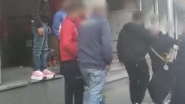 سيدة تعتدى على عامل بمحل