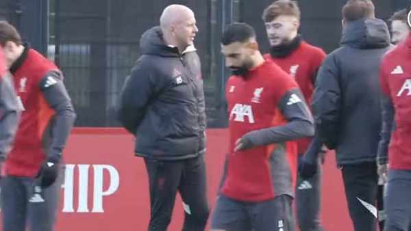 محمد صلاح يشارك في تدريبات ليفربول.. صور