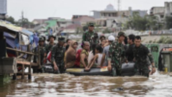 فيضانات أندونيسيا 