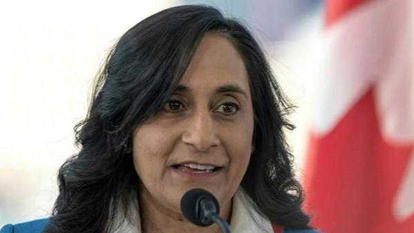 وزيرة خارجية كندا