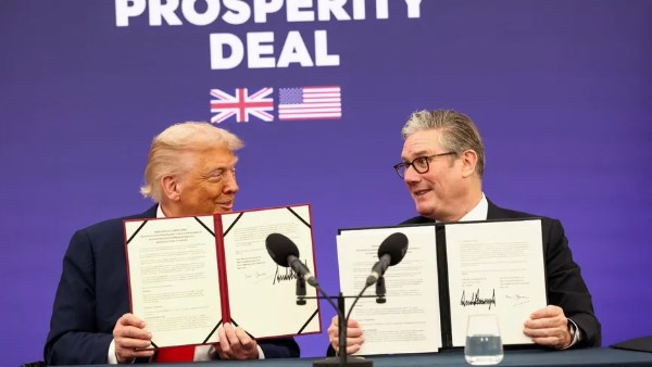 الولايات المتحدة تعلق إتفاقية هامة مع بريطانيا الولايات المتحدة تعلق إتفاقية هامة مع بريطانيا