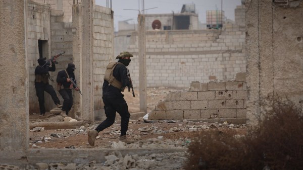 جانب من عملية القبض على والي حوران 