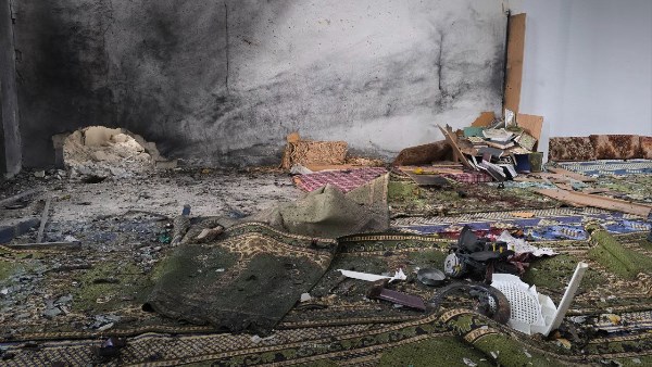 جانب من إنفجار مسجد على بن طالب 