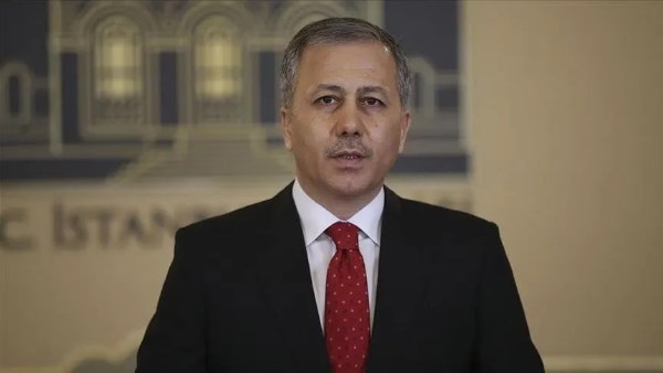  وزير الداخلية التركي علي يرلي