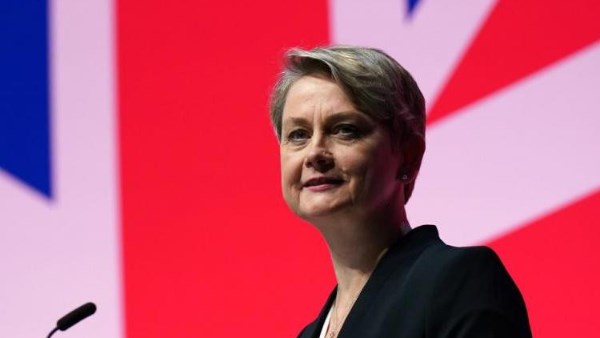 وزيرة الخارجية البريطانية 