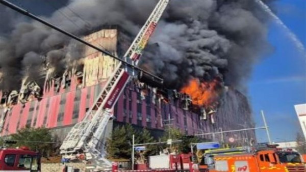 كوريا الجنوبية.. اندلاع حريق إثر انفجار في محطة تايان للطاقة الحرارية كوريا الجنوبية.. اندلاع حريق إثر انفجار في محطة تايان للطاقة الحرارية