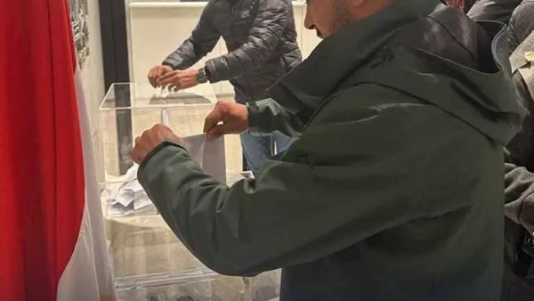 من الرياض لـ بروكسل.. سفارات مصر في 18 دولة تستقبل الناخبين بدوائر البرلمان المُلغاة من الرياض لـ بروكسل.. سفارات مصر في 18 دولة تستقبل الناخبين بدوائر البرلمان المُلغاة