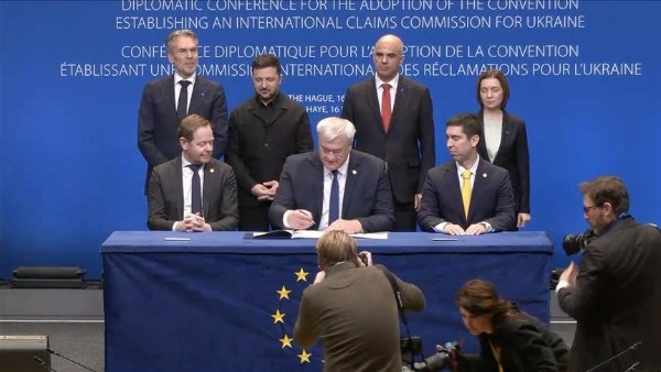 توقيع اتفاقية إنشاء اللجنة الدولية للمطالبات لأوكرانيا في لاهاي