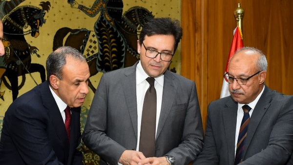 وزير الخارجية فى زيارة لدار الكتب برفقة وزير الآثار