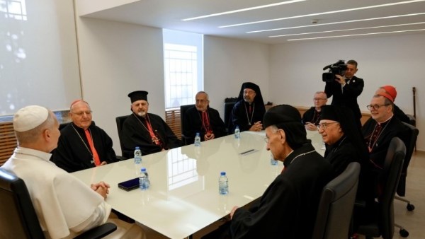 البابا لاون وبطاركة الكنيسة الكاثوليكية 