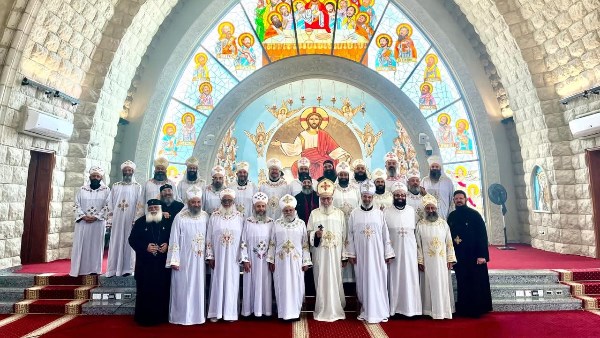 الآباء الكهنة 