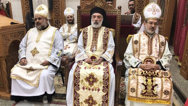 الأنبا باسيليوس يترأس القداس الإلهي بكنيسة السيدة العذراء بجاهين الأنبا باسيليوس يترأس القداس الإلهي بكنيسة السيدة العذراء بجاهين