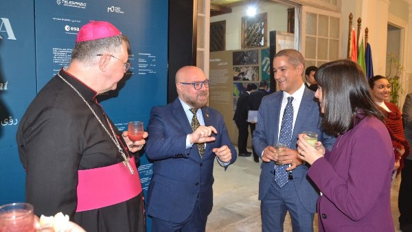 مطران الكنيسة اللاتينية يشارك في الحفل الختامي بالقنصلية الإيطالية