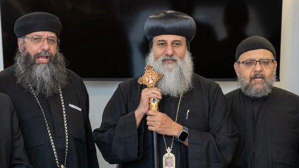 الأنبا بيتر