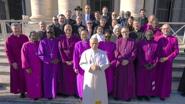 رئيس أساقفة الكنيسة الأسقفية يزور بابا الفاتيكان | صور رئيس أساقفة الكنيسة الأسقفية يزور بابا الفاتيكان | صور