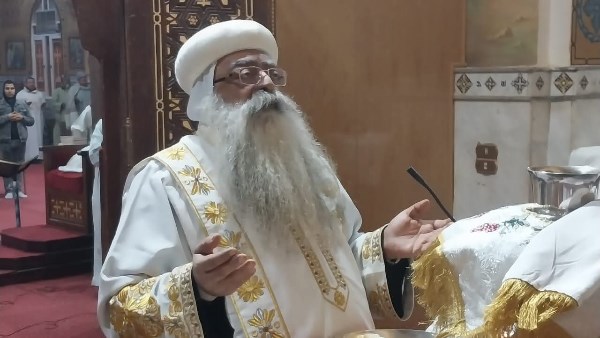 الأنبا تكلا مطران إيبارشية دشنا