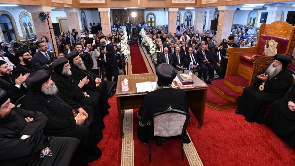 أساسان للتسبيح في الكنيسة.. البابا تواضروس يشرح كيف يتحول التجسد إلى «نشيد فرح» لكل البشر أساسان للتسبيح في الكنيسة.. البابا تواضروس يشرح كيف يتحول التجسد إلى «نشيد فرح» لكل البشر