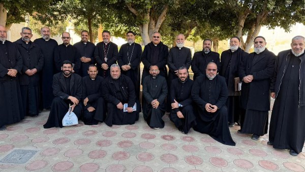 الآباء الكهنة 